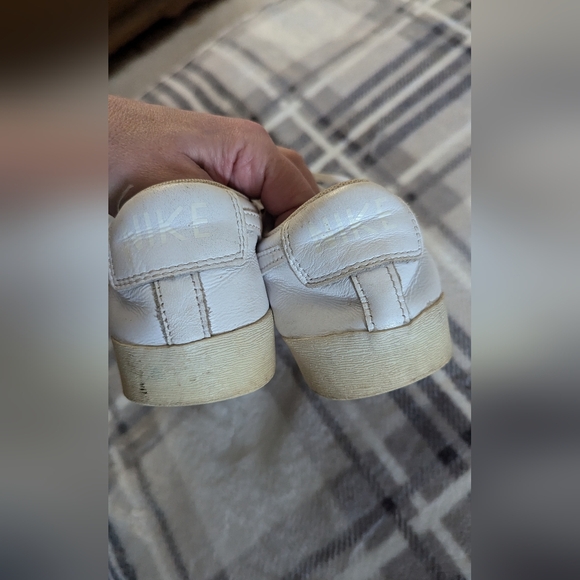 Nike White Sneakers with Leather Finish - Picture 7 of 9